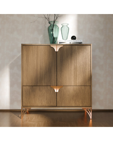 Poignée de meuble couleur cuivre BORSA poignée design montée sur un meuble en bois
