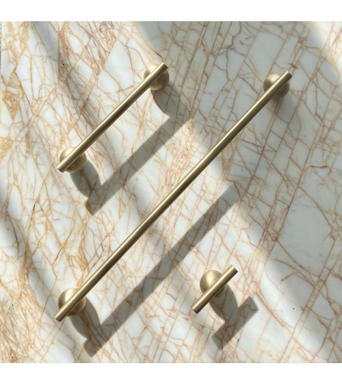 Bouton de meuble en laiton brillant modèle 04
