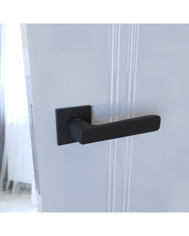 Poignée de porte noire PARMA poignée design vue de côté sur une porte