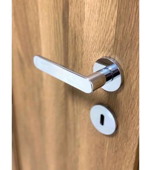 Poignée de porte chrome poli Line Vénus poignée design