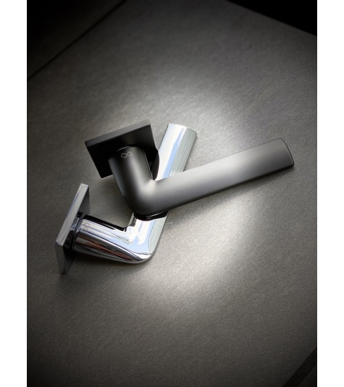 Poignée de porte titane STINGER poignée design