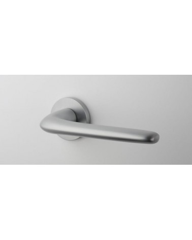 Poignée de porte Chrome satiné AZALIA poignée design vue de face