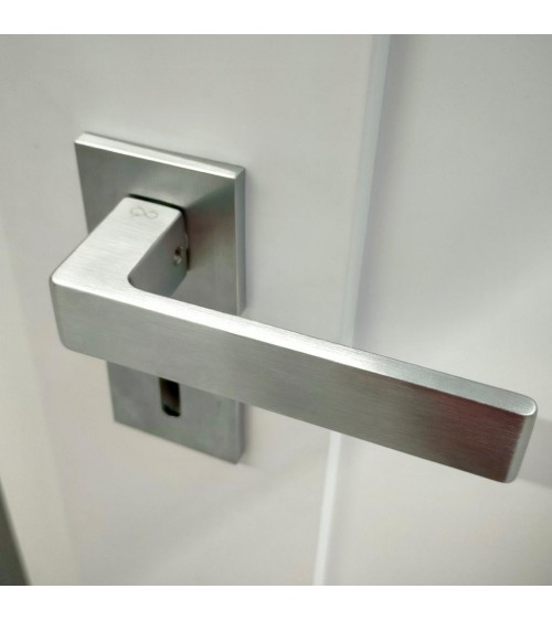 Poignée de porte chrome brossé Apollo poignée design