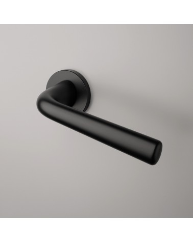 Poignée de porte Noire TULIPA porte intérieure design montée sur une porte