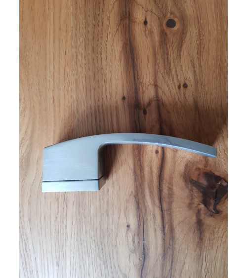 Poignée de porte chrome satiné Arc poignée design