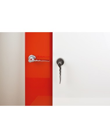 Poignée de porte Ento Flow C3 poignée design montée sur une plaque