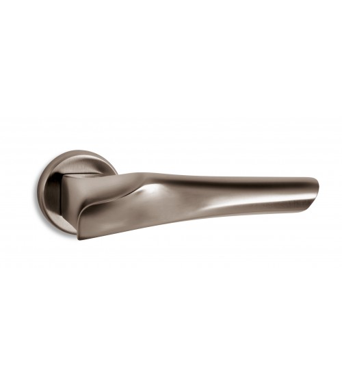 Poignée de porte nickel satiné Ento Anatomica poignée design