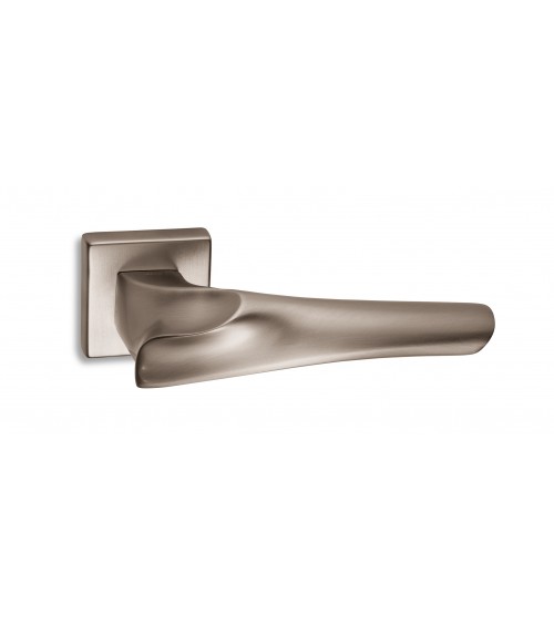 Poignée de porte nickel satiné Ento Anatomica quincaillerie design
