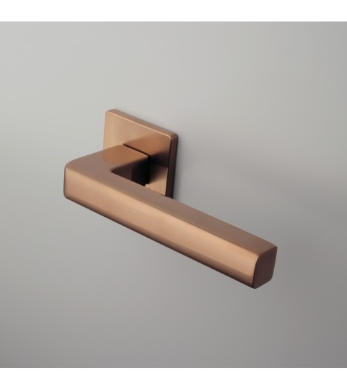 Poignée de porte cuivre SALICE quincaillerie design