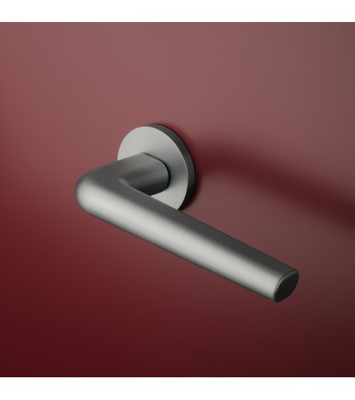 Poignée de porte chrome satiné FUNKIA poignée design