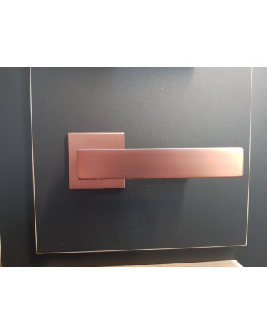 Poignée de porte couleur cuivre WARNA poignée design vue de face