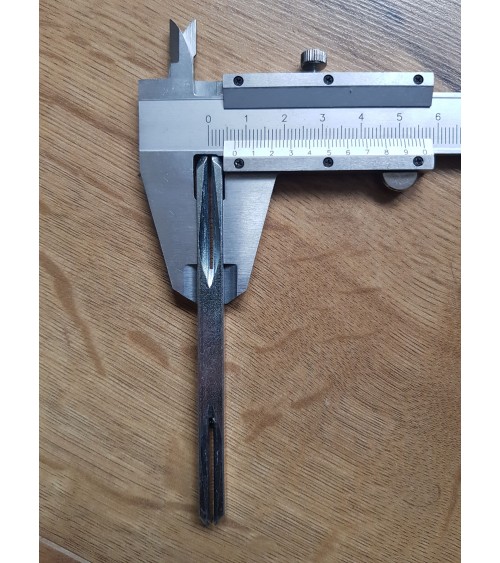 Tige carrée de 7mm pour poignée de porte avec une carte de visite millapoignees