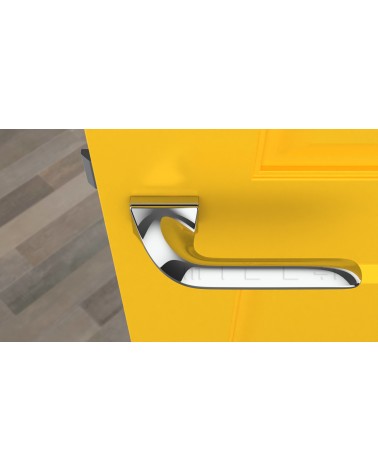 Poignée de porte chrome poli GLADIOLA poignée design vue de haut montée sur une porte