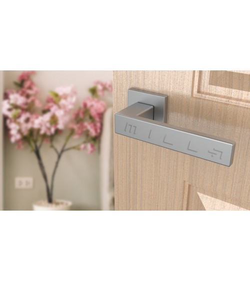 Poignée de porte chrome satiné PINA poignée design