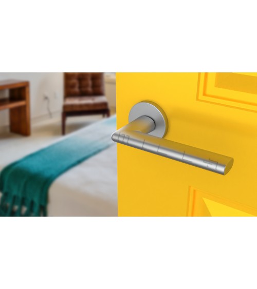 Poignée de porte chrome satiné KALMIA poignée design