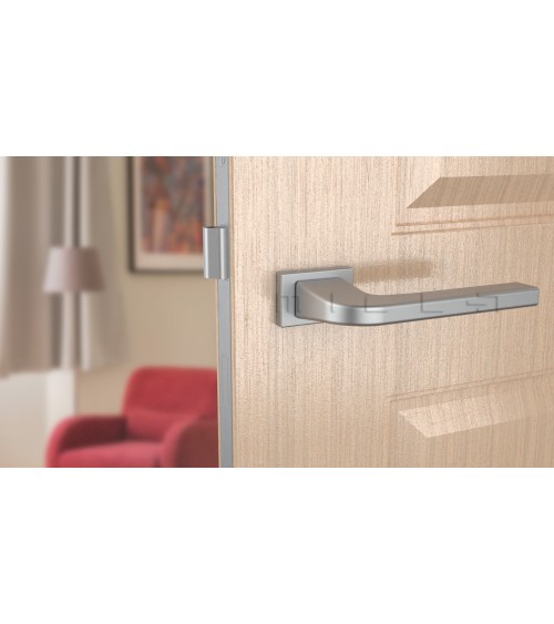 Poignée de porte chrome satiné ISMENA quincaillerie design
