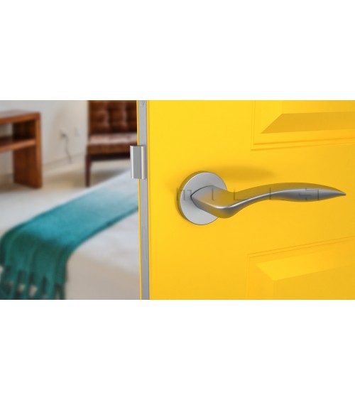 Poignée de porte chrome satiné ROBINE quincaillerie design