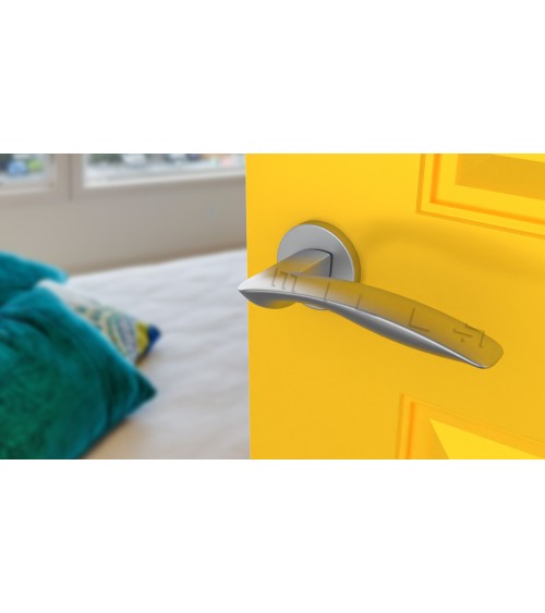 Poignée de porte chrome satiné ROBINE quincaillerie design