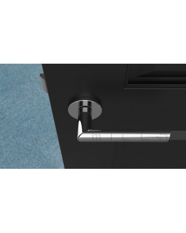 Poignée de porte chrome poli SILENA quincaillerie design vue de haut montée sur une porte