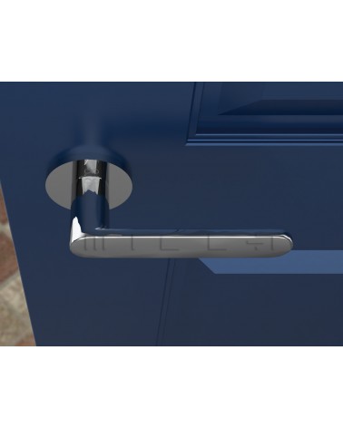 Poignée de porte chrome poli Line Vénus poignée design vue de haut montée sur une porte