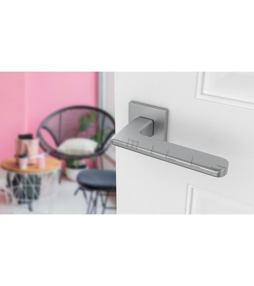 Poignée de porte matière zamak YUKA poignée design