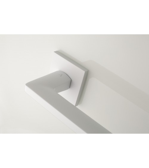 Poignée de porte blanche PYROLA quincaillerie design