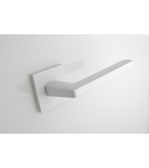 Poignée de porte blanche PYROLA quincaillerie design