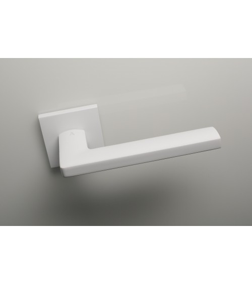 Poignée de porte blanche PYROLA quincaillerie design