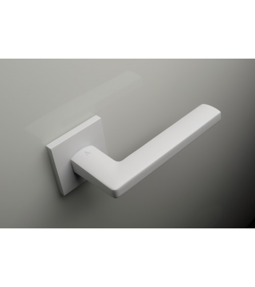Poignée de porte blanche PYROLA quincaillerie design