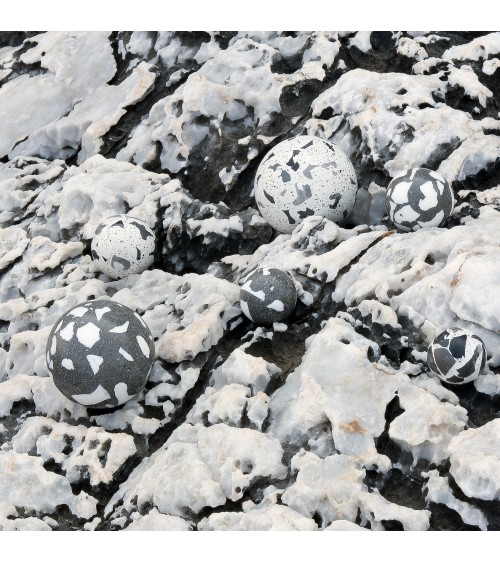 Bouton de meuble en ciment - Urbi & Orbi Demenico Rocks Sphère -  poignée design