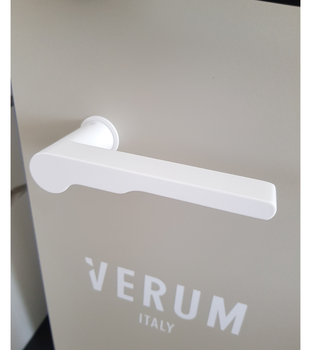 poignée de porte sans plaque un style contemporain qui vous plaira