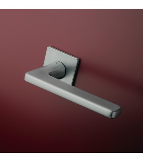 Poignée de porte chrome satiné SETIA poignée design