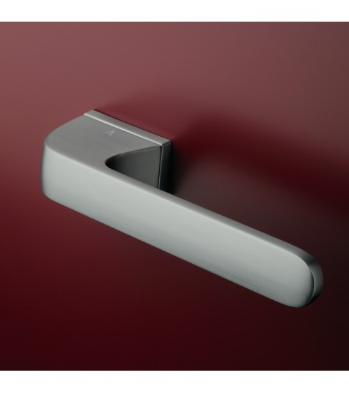 Poignée de porte chrome satiné PLUMERIA poignée design