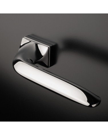 Poignée de porte chrome poli GLADIOLA poignée design montée sur une porte