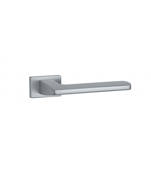 Poignée de porte chrome satiné YUKA poignée design