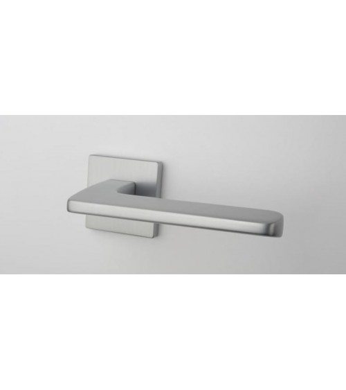 Poignée de porte chrome satiné YUKA quincaillerie design
