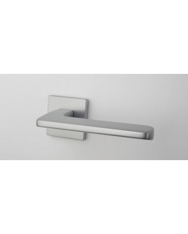 Poignée de porte chrome satiné YUKA quincaillerie design vue de bas