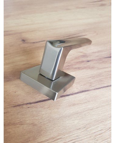 Poignée de Porte en aluminium DIUNA poignée design vue zoomée sur plaque