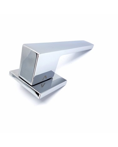 Poignée de porte chrome poli TOTAL poignée design légèrement inclinée