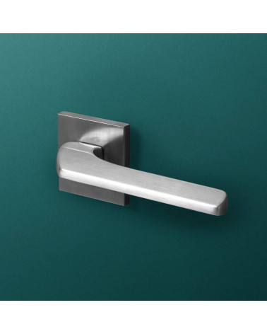Poignée de Porte Chrome Satiné Lustrée et Intemporelle - Modèle SEMPRE