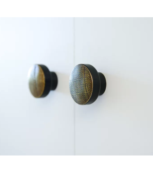Poignée de meuble en bois vernis noir laiton
