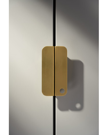 Poignée de meuble en laiton EDIT EDGE poignée design posée verticalement