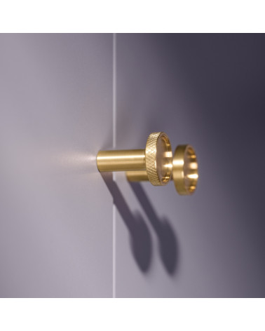 Bouton de meuble en laiton VERA S poignée design vue de côté