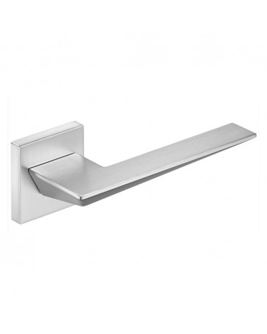 Poignée de porte chrome satiné Blade poignée design vue de haut inclinée