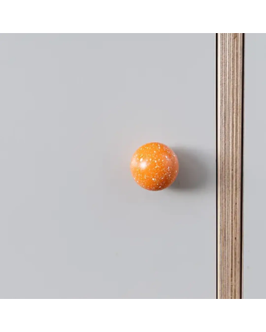 Bouton de meuble en bois de hêtre orange/blanc Mélange poignée design fixé sur un meuble