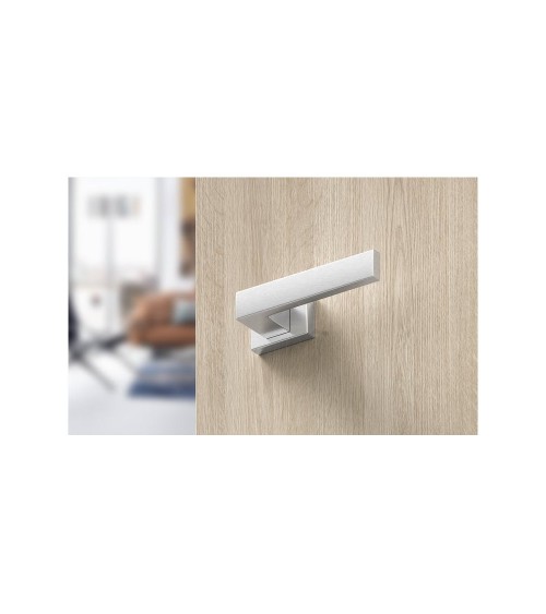 Poignée de porte chrome satiné Focus poignée design