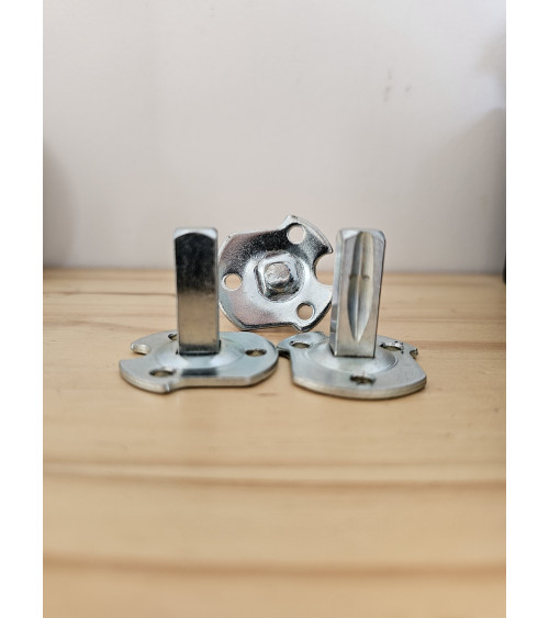 Platine percée de fixation avec tige carrée pour poignée de porte