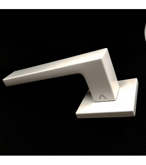 Poignée de porte couleur blanche WARNA poignée design