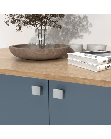 Bouton de meuble chrome satiné SIENA poignée design monté sur un meuble