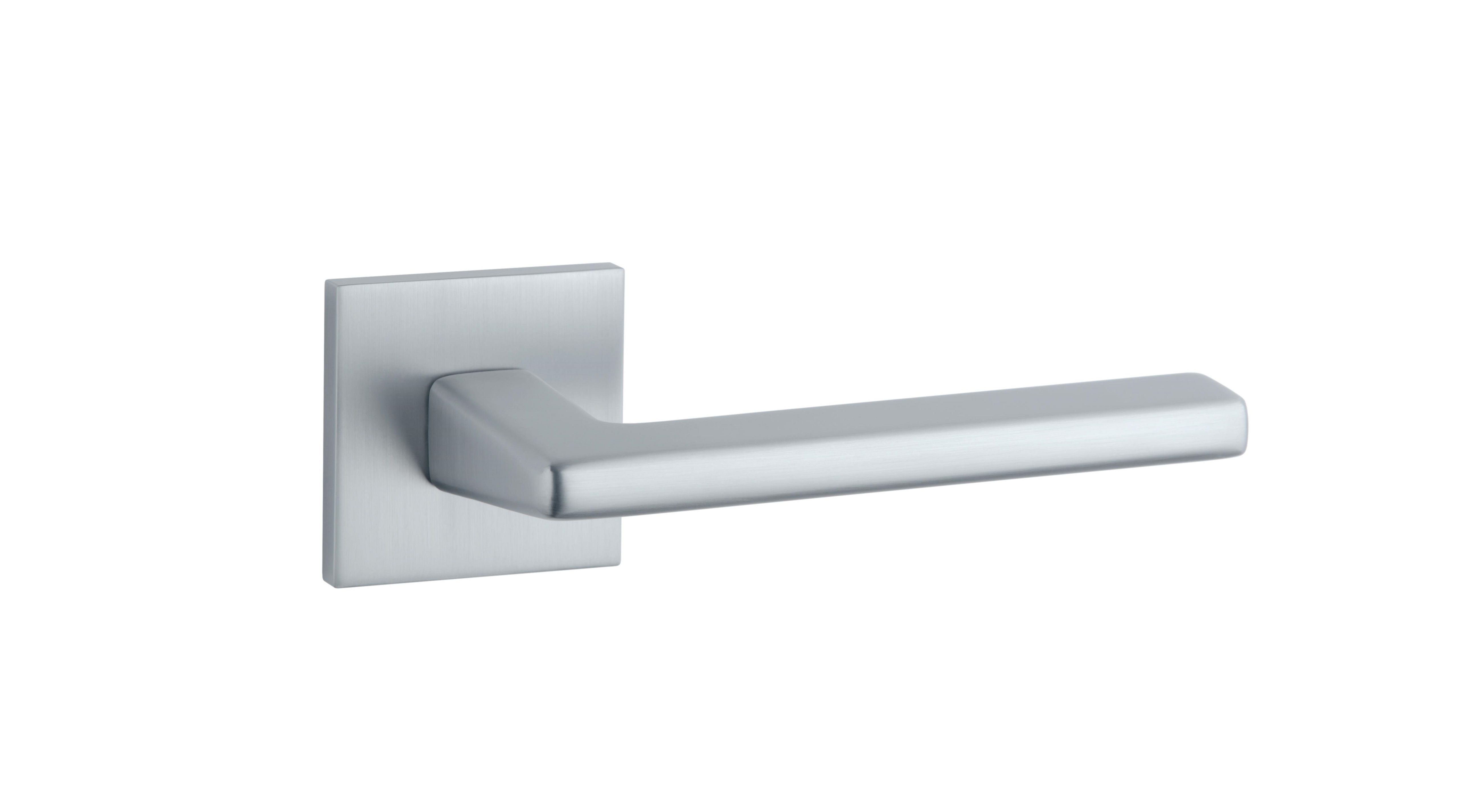 Poignée de porte design sur plaque carrée avec des lignes intemporelles fabriquée en aluminium